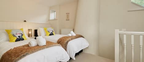 3 bedrooms, iron/ironing board, travel crib, free WiFi