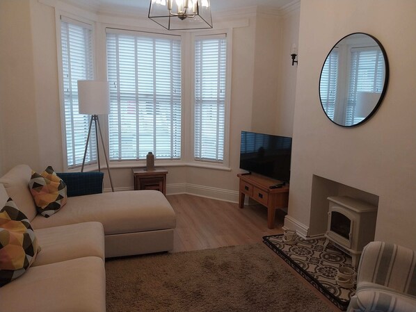 テレビ、書斎 / ワークスペース