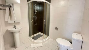 Apartment | Bathroom - Captivating 1-bed Apartment in London (London)