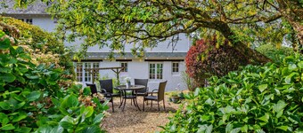 Toad Hall - Three Bedroom House, Sleeps 5