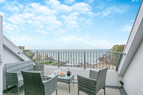 Terrace/patio - 4 Bed in Ilfracombe (oc-c29344) (Ilfracombe)