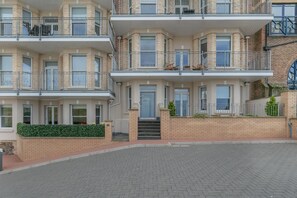 Exterior detail - 4 Bed in Ilfracombe (oc-c29344) (Ilfracombe)