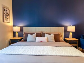 1 chambre, bureau, fer et planche à repasser, accès au Wi-Fi (inclus)