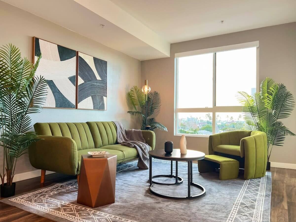 智能电视、办公室