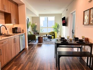 Interior - Luxurious Mid-Hollywood (City View+Free Parking) 10min to Universal Studios (Beverly Hills)