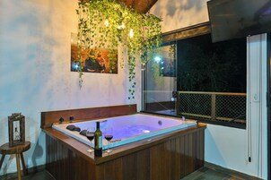 Bañera de hidromasaje privada