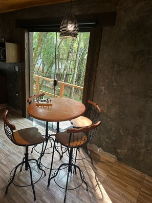 Individually decorated, individually furnished, free WiFi, bed sheets - Recanto Lira (Camanducaia)