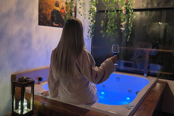 CONSTELACAO | Área de estar | Smart TV, lareira, Netflix, serviços de streaming