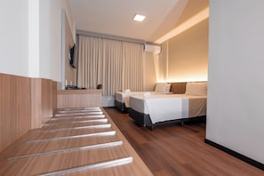 Deluxe Room | In-room safe, blackout drapes, soundproofing, iron/ironing board - HOTEL ÉVORA By Rede Sagres (Florianópolis)