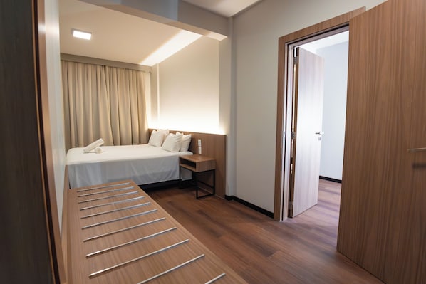 Deluxe Room | In-room safe, blackout drapes, soundproofing, iron/ironing board - HOTEL ÉVORA By Rede Sagres (Florianópolis)