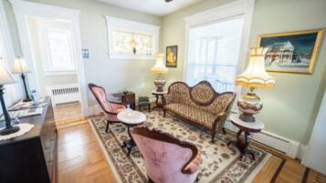 智能電視、書籍