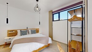 1 bedroom, free WiFi, bed sheets - Elegant & Comfy 1 Bedroom Studio with Sofa bed in the heart of Athens Psyri. (Athina)