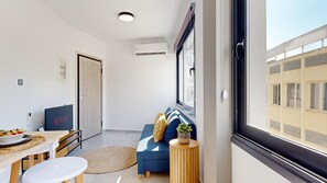 Smart TV - Elegant & Comfy 1 Bedroom Studio with Sofa bed in the heart of Athens Psyri. (Athina)