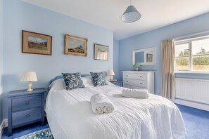 4 bedrooms, free WiFi, bed sheets