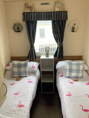 Chalet - Tattershall Lakes Pet Friendly Hot Tub Breaks (Lincoln)