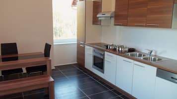 Kühlschrank, Ofen, Herdplatte, Geschirrspüler