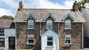 House | Exterior - A Wonderful 3-bed House in Arthurstown Sleeps 6 (Arthurstown)