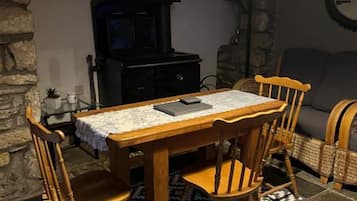 Cottage | Dining