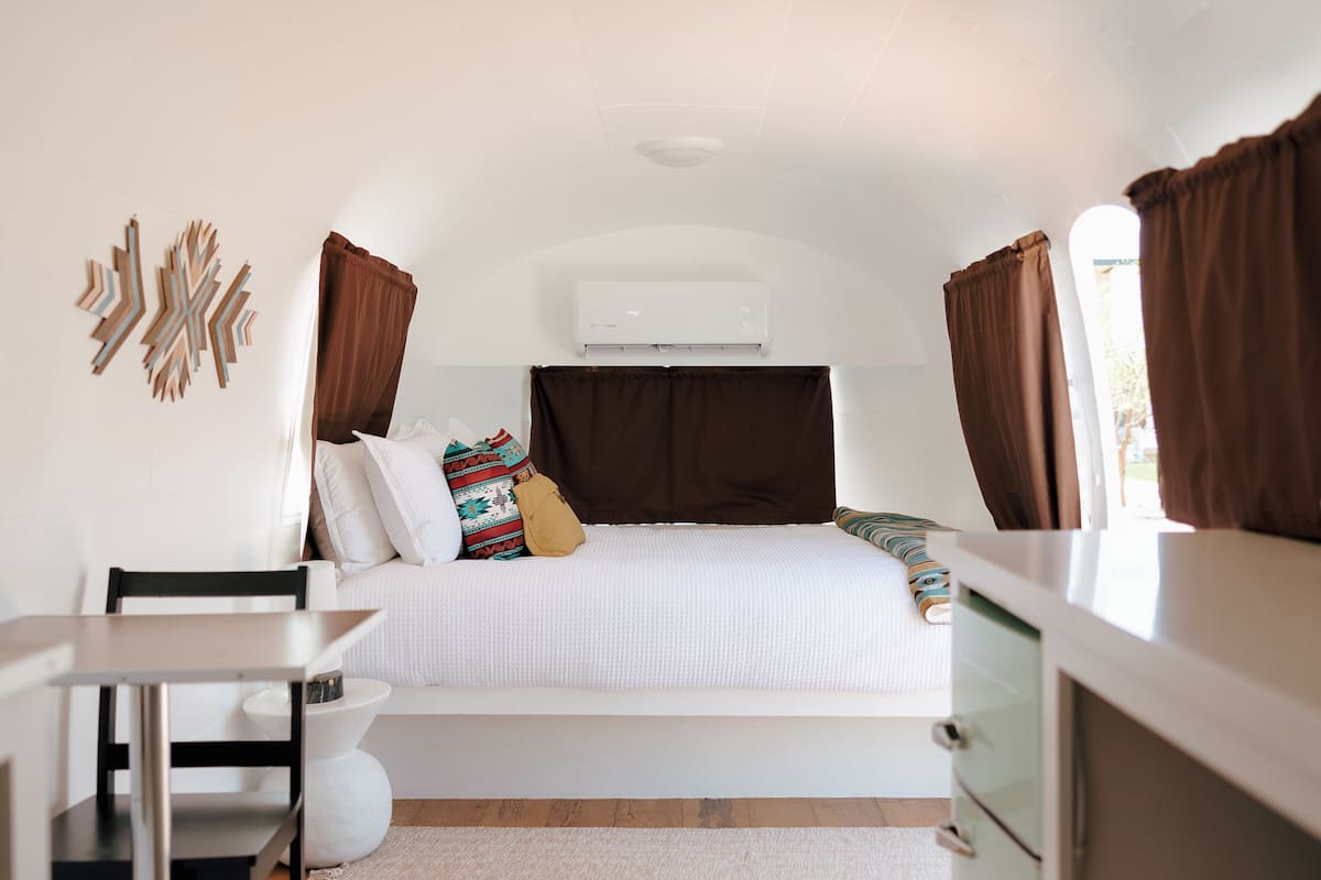 Standard Studio, 1 Queen Bed | Individually decorated, individually furnished, free WiFi, bed sheets