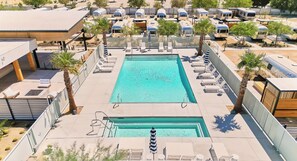 Exterior - Acres Landing (Desert Hot Springs)