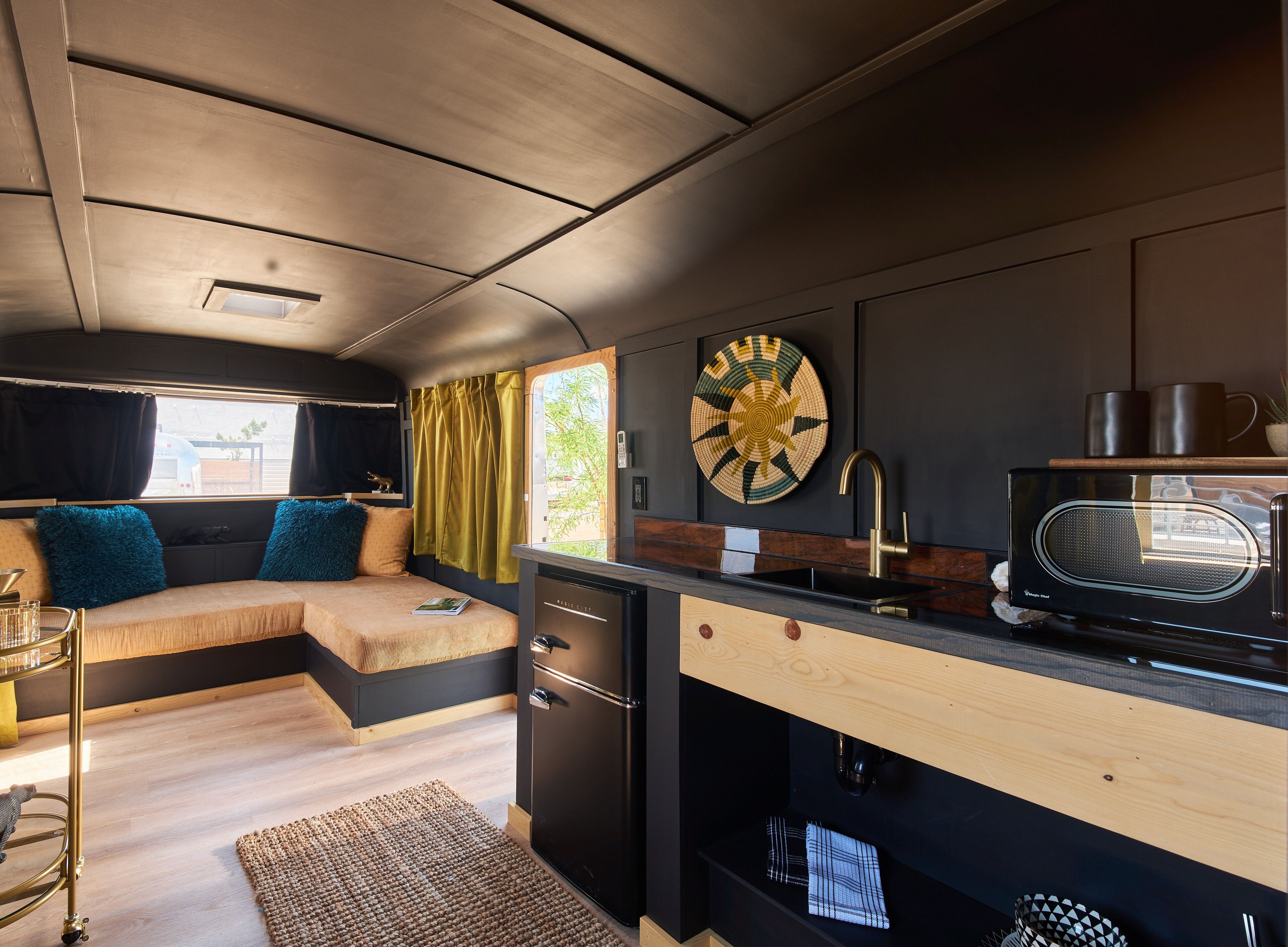 Studio Suite Premier, 1 Tempat Tidur Queen | Didekorasi berbeda-beda dan dilengkapi dengan perabotan berbeda-beda