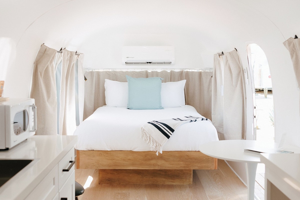 Standard Studio, 1 Queen Bed | Individually decorated, individually furnished, free WiFi, bed sheets