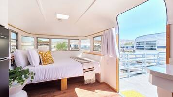 Suite estudio Premium, 1 cama de matrimonio | Decoración individual, mobiliario individual, wifi gratis y ropa de cama