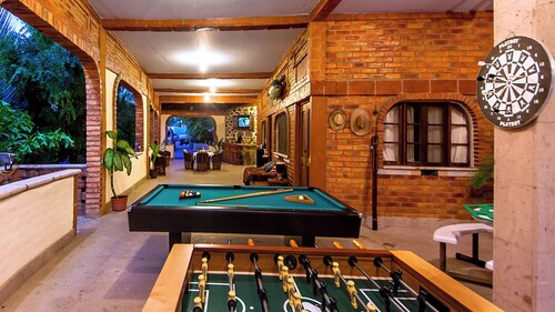 Welcome to Casa Tortuga Litibu.
Hacienda style home with beautiful ocean views.