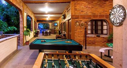 Welcome to Casa Tortuga Litibu.
Hacienda style home with beautiful ocean views.