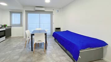 Apartamento, 1 quarto, acessível, para fumantes | Sala de jantar