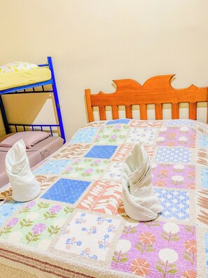2 bedrooms, WiFi, bed sheets