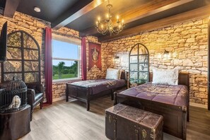 10 bedrooms, travel cot, WiFi, bed sheets - 10 BD/ 8 BA/ Windsor Cay (16307 SK) (Clermont)