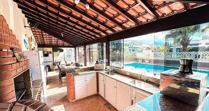 Beach House, 300 mts, with Pool and WIFI