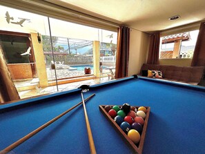 Games room - Beach House, 300 mts, with Pool and WIFI (Caraguatatuba)