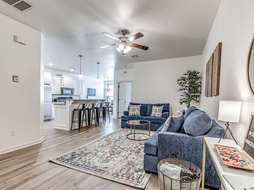 Blue Oasis Home - Sleeps 12
