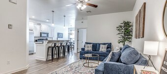 Blue Oasis Home - Sleeps 12