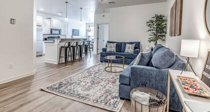 Blue Oasis Home - Sleeps 12