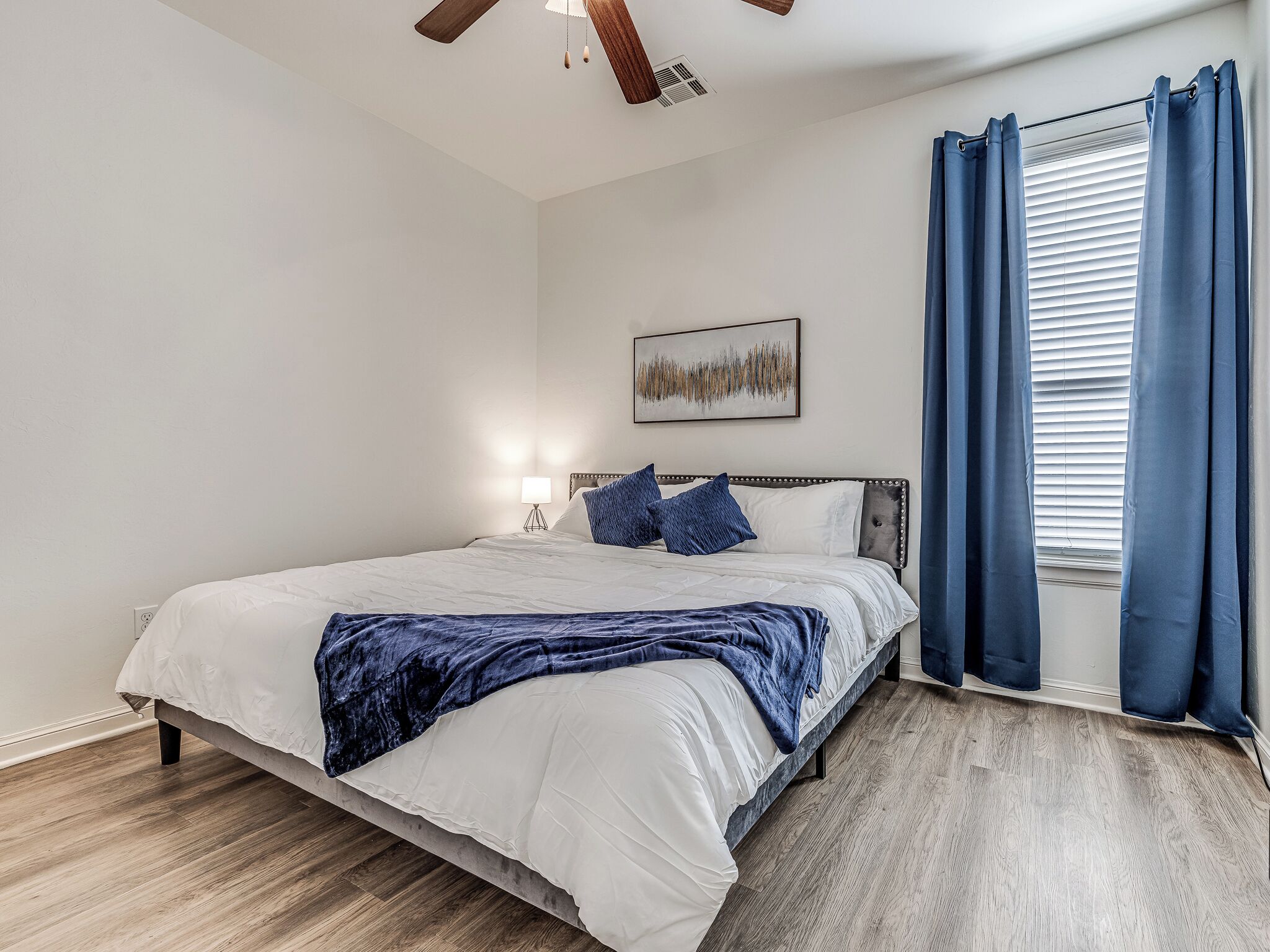 4 slaapkamers, een strijkplank/strijkijzer, wifi, beddengoed