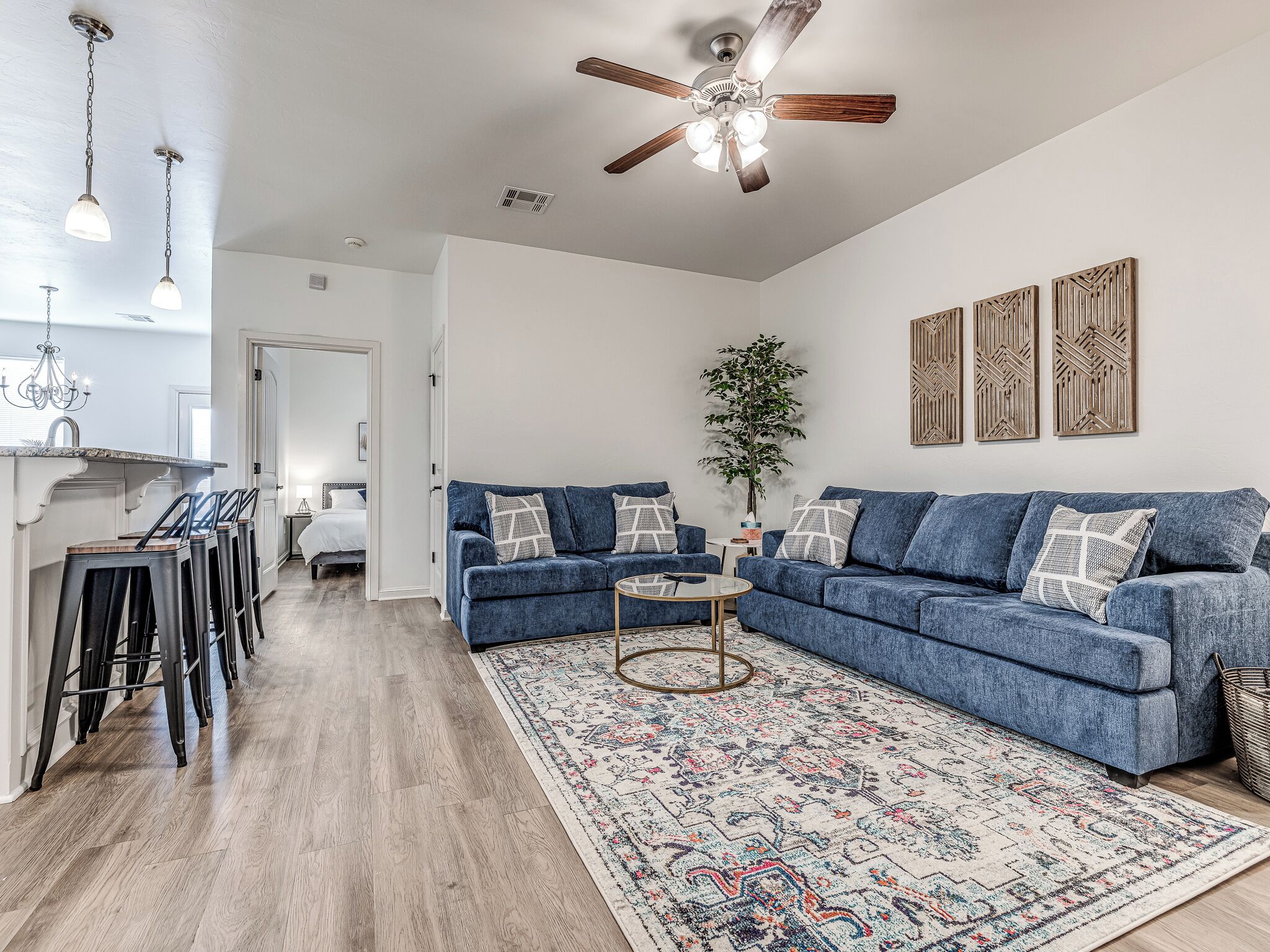 Blue Oasis Home - Sleeps 12 - Oklahoma City, OK