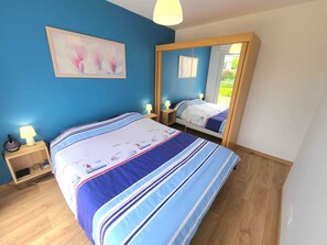 2 bedrooms, iron/ironing board, travel cot, free WiFi