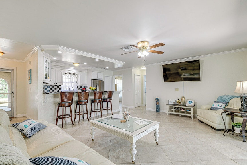 Heated Pool & Dog-friendly Yard! Spring Hill Home - Spring Hill, FL