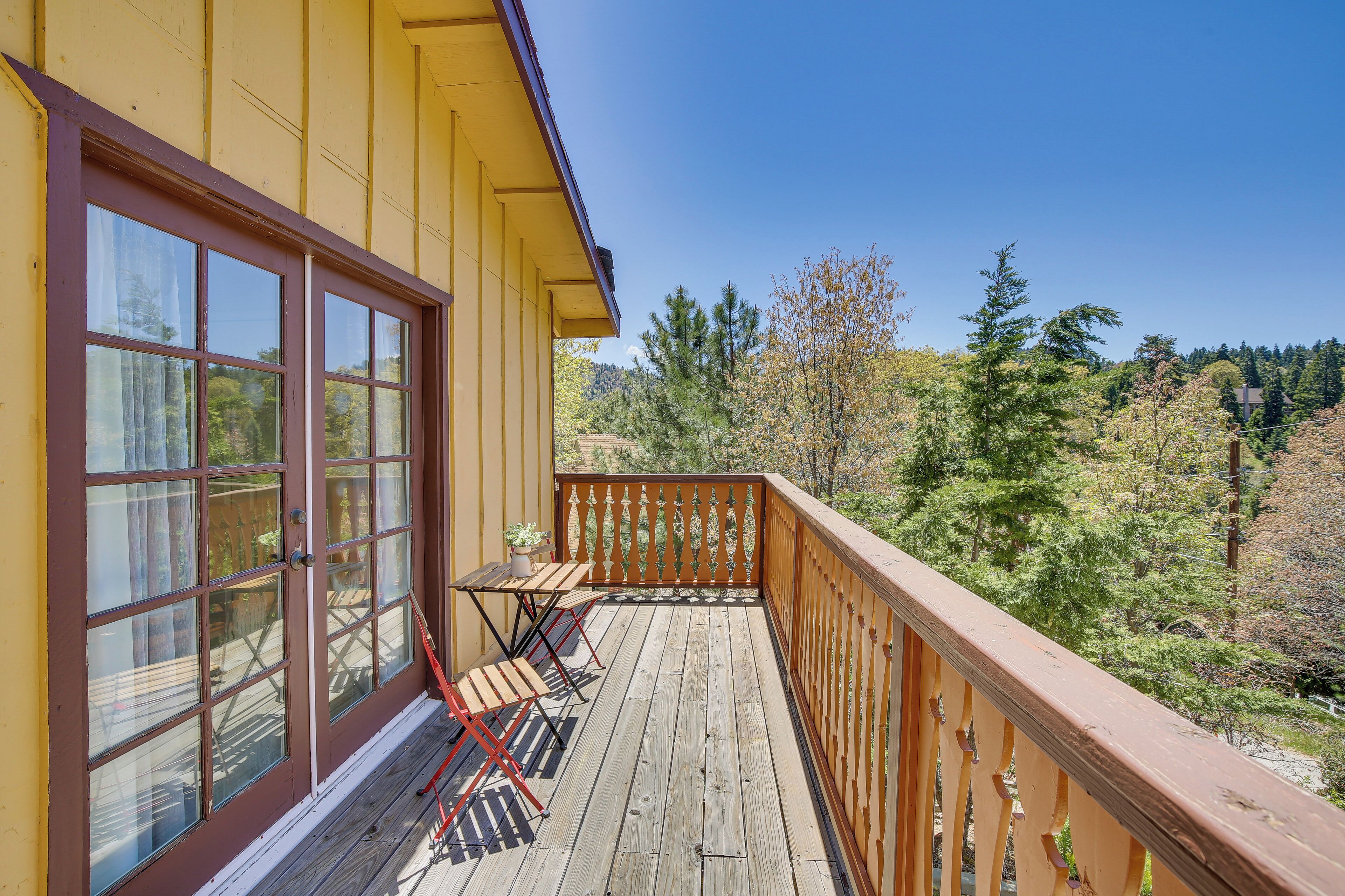 Cedar Glen Cabin < 3 Mi to Lake Arrowhead Village!