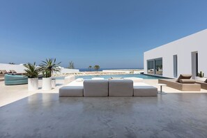 UppvÀrmd pool