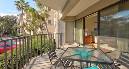 Exceptional location! Across the street from the beach! Walk to Everything!