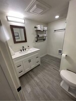 Apartment | Bathroom