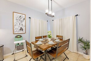 Dining - Thematic house w/ Game Room/PVT Pool and SPA 23021 (Davenport)