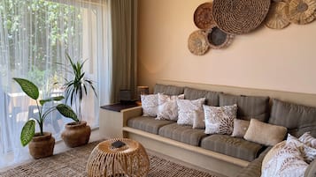 Family Condo | Living area | Flat-screen TV