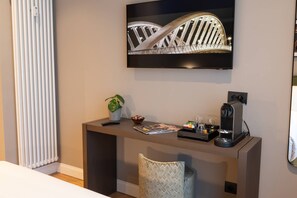 Deluxe Double or Twin Room, City View - DOMUS 213 Guest House (Rome)