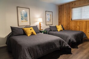 2 bedrooms, iron/ironing board, WiFi, bed sheets - Where We Roam Condo - Steps To Slopes and Downstairs Corner Unit! (Brian Head)