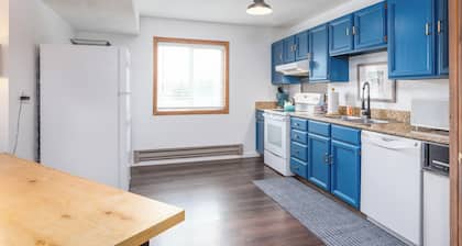 Where We Roam Condo - Steps To Slopes and Downstairs Corner Unit!